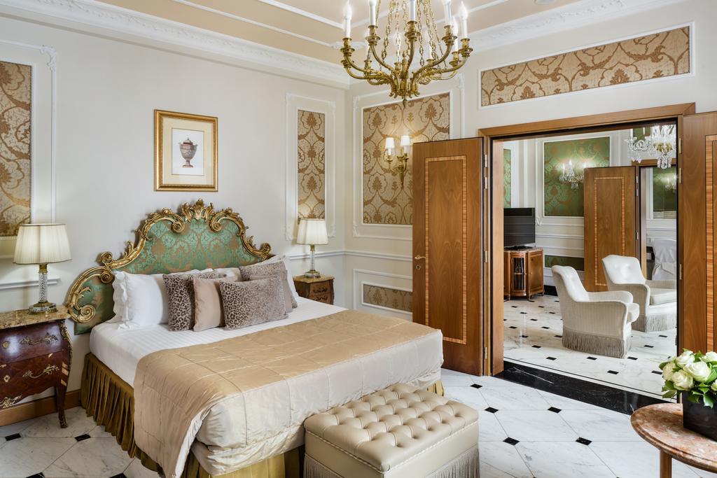 Baglioni Hotel Carlton - The Leading Hotels Of The World Milan Exterior photo